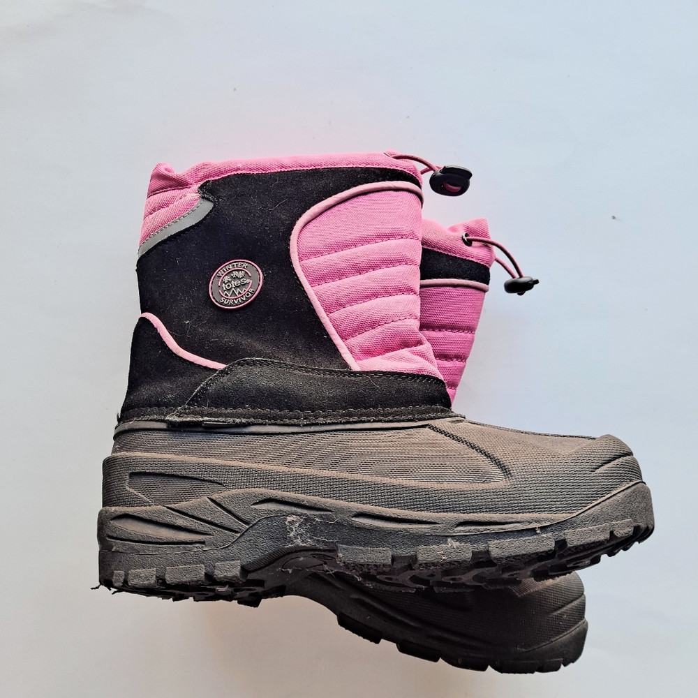 TOTES Winter Survivor Black and Pink Heavy Duty Snow / Winter Low Rise Boots